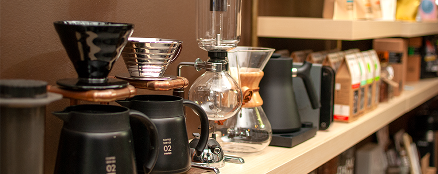 Klika słów o alternatywnych metodach parzenia kawy.